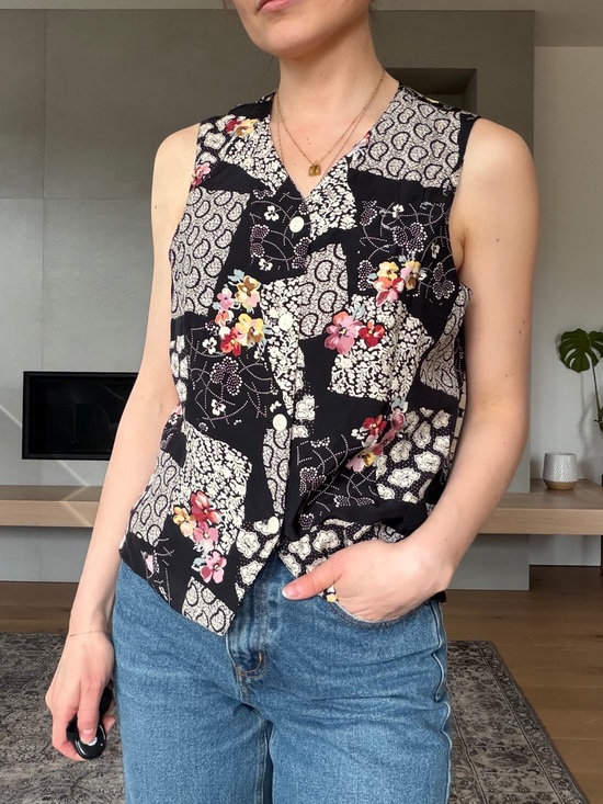 Vintage Tops - Vintage Black Floral Patchwork print V-Neck top small
